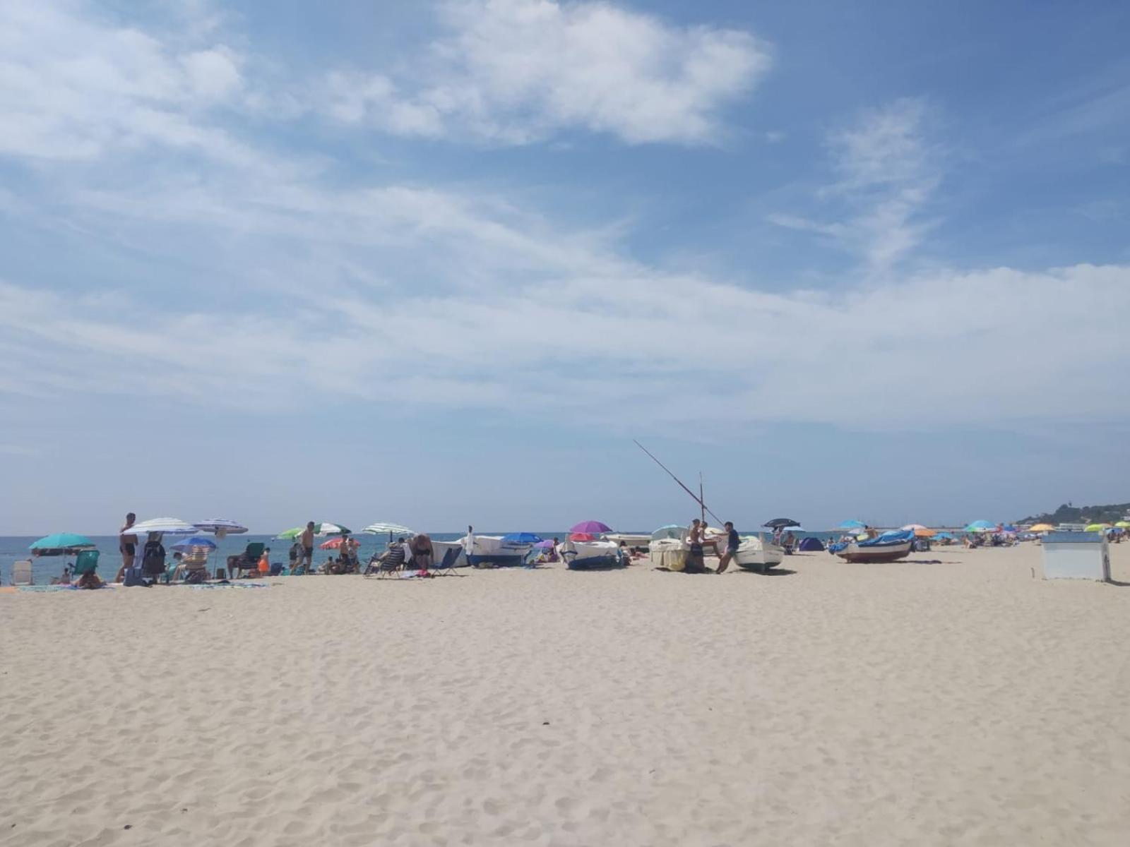 Baix A Mar Apartment Torredembarra Bagian luar foto