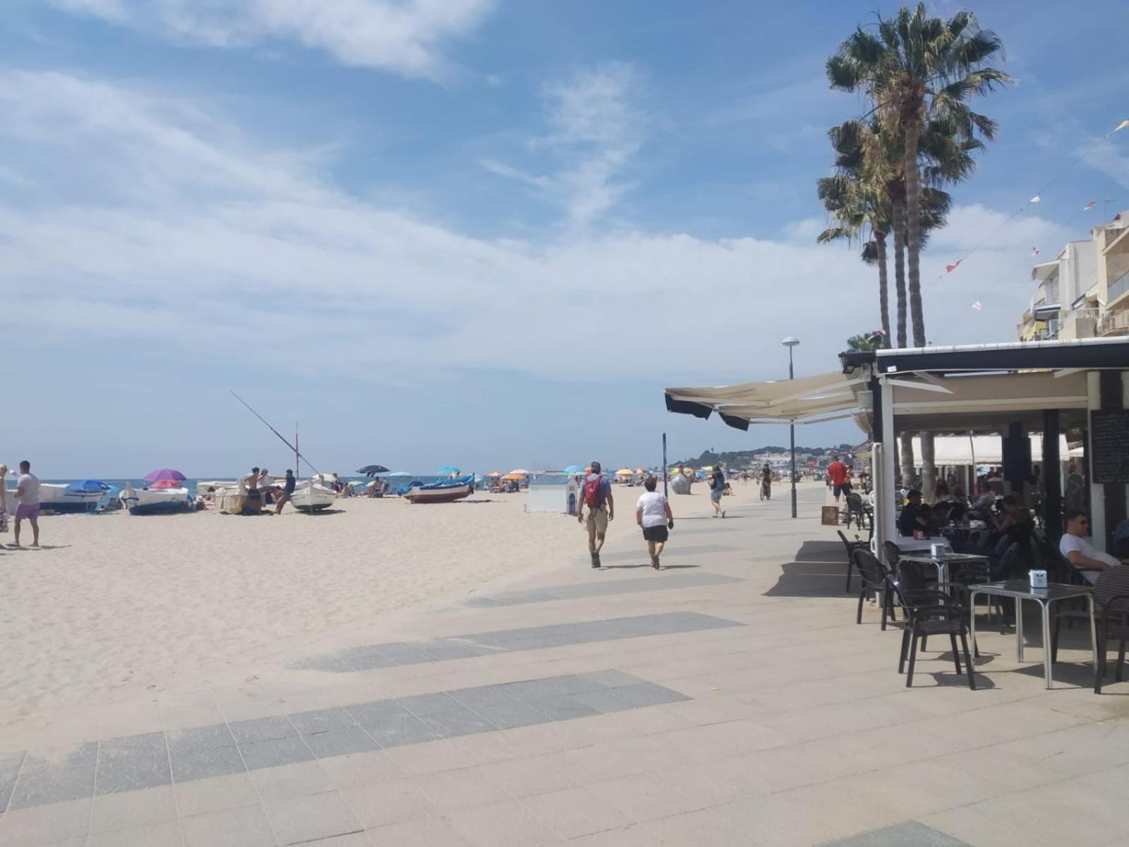 Baix A Mar Apartment Torredembarra Bagian luar foto