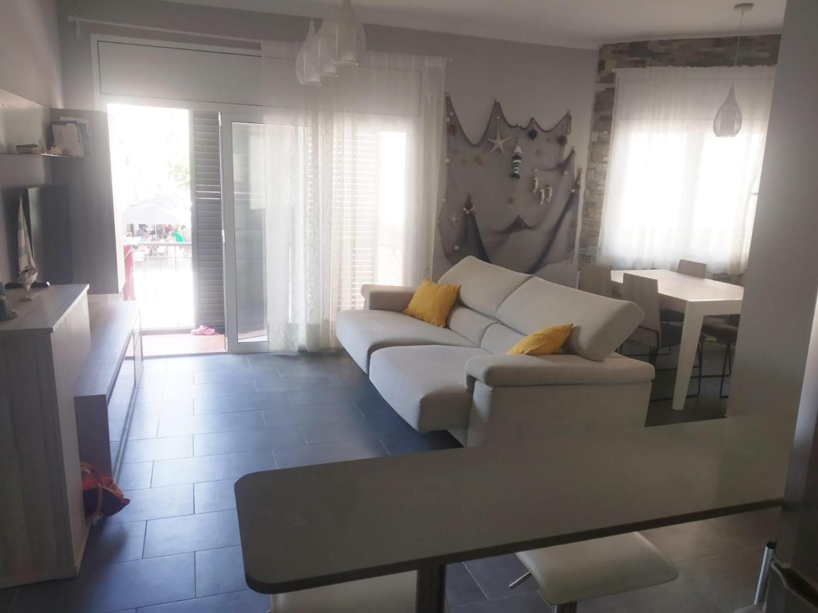Baix A Mar Apartment Torredembarra Bagian luar foto