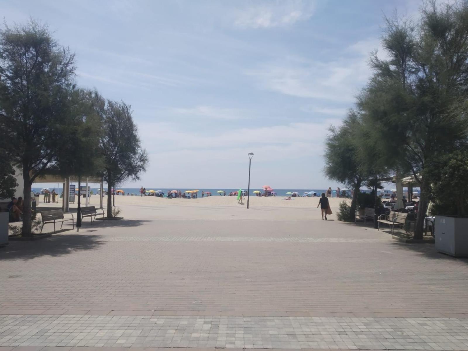 Baix A Mar Apartment Torredembarra Bagian luar foto